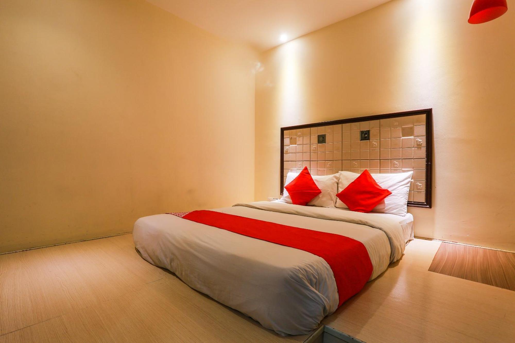 Oyo 90894 Hotel Smc I-City Shah Alam Esterno foto